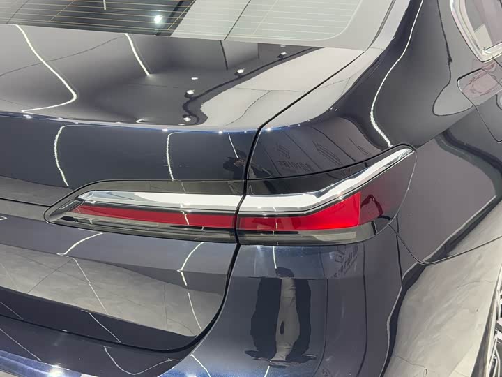 Фото 11 - BMW 7 Series