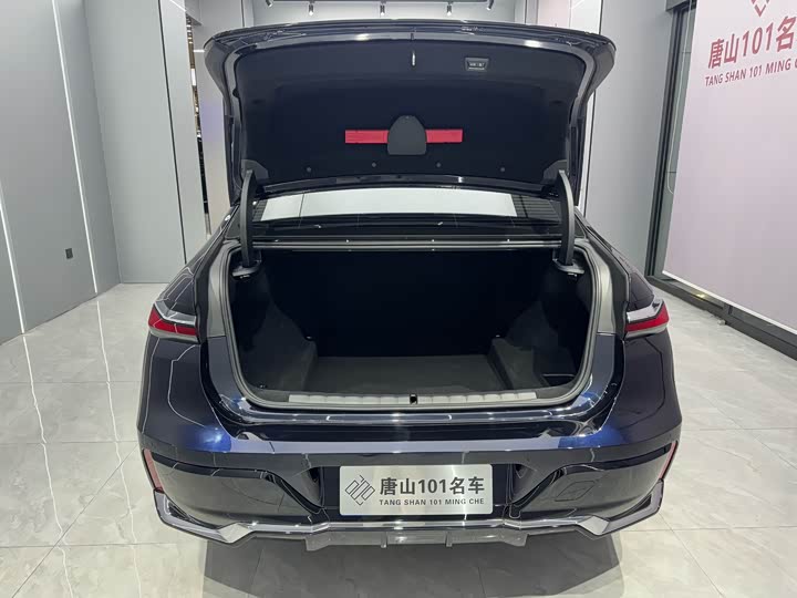 Фото 12 - BMW 7 Series