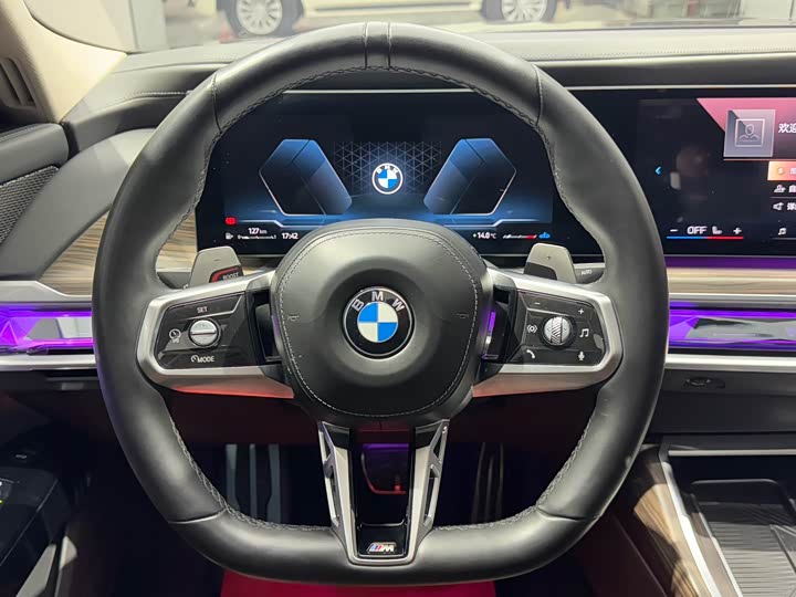 Фото 25 - BMW 7 Series