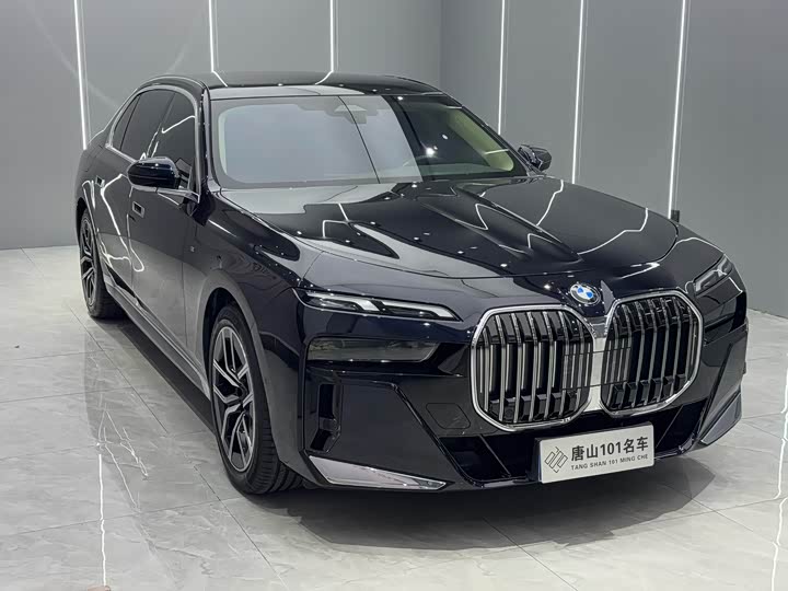 Фото 3 - BMW 7 Series