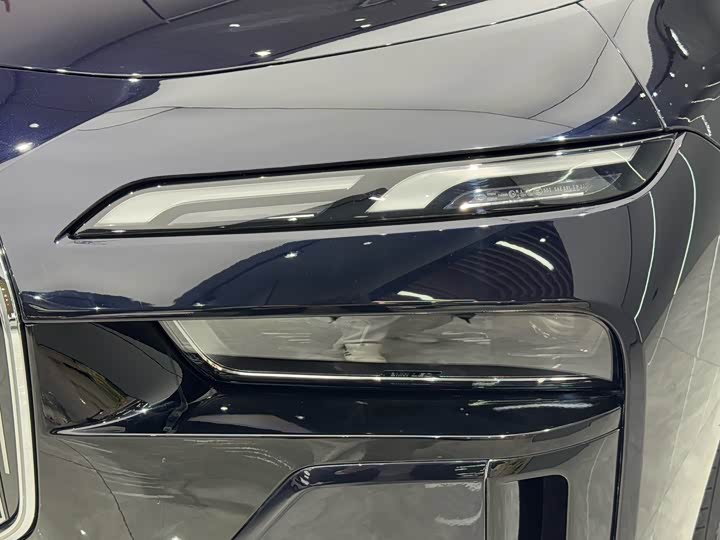 Фото 4 - BMW 7 Series