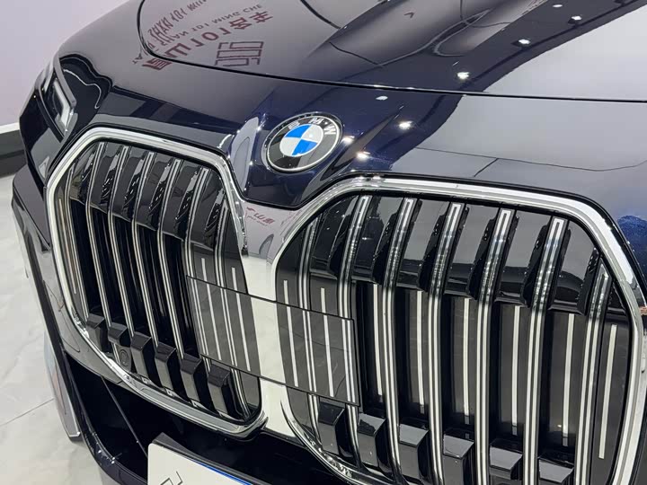 Фото 5 - BMW 7 Series