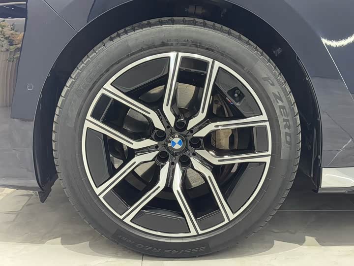 Фото 7 - BMW 7 Series