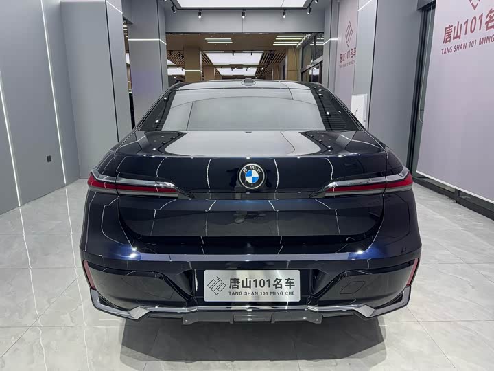 Фото 8 - BMW 7 Series