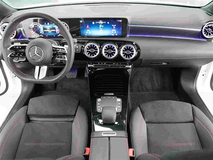 Фото 8 - Mercedes-Benz A-Class