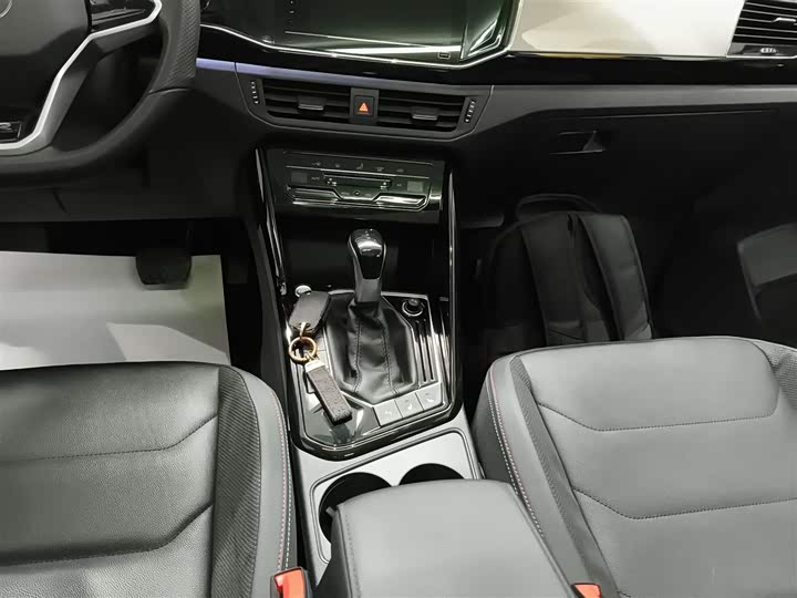 Фото 14 - Volkswagen Tayron