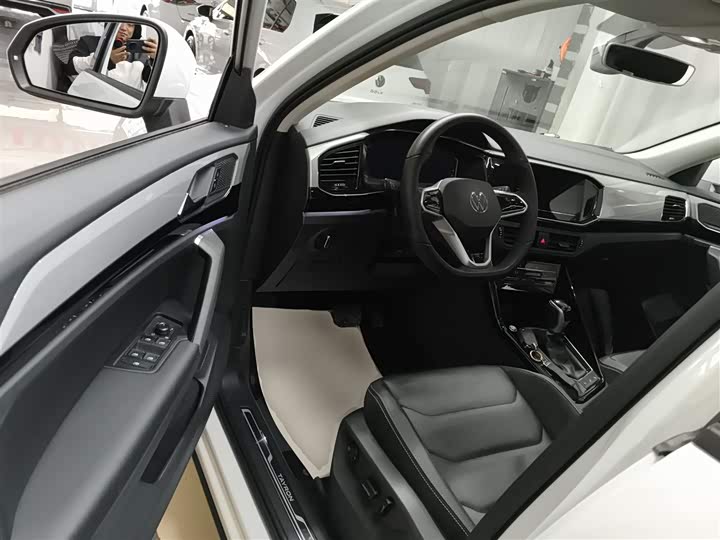 Фото 16 - Volkswagen Tayron