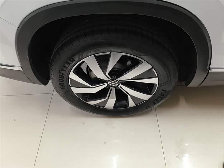 Фото 26 - Volkswagen Tayron