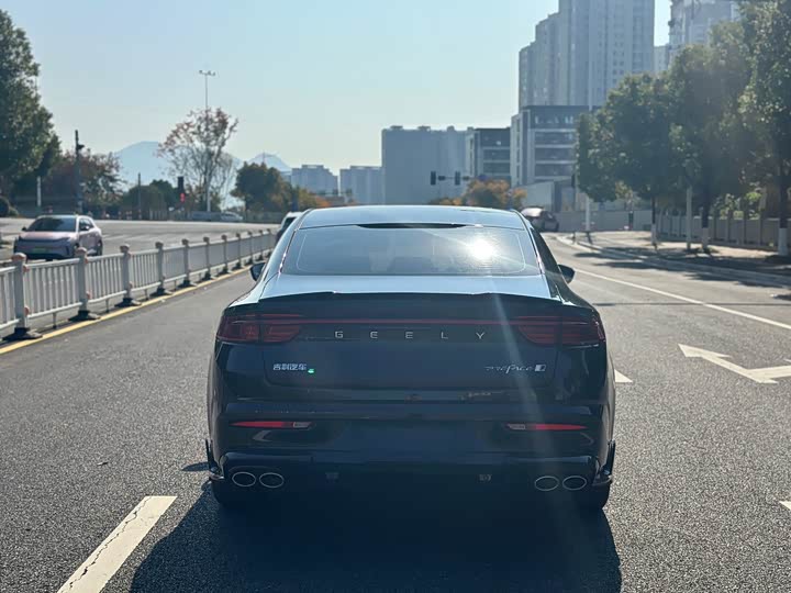 Фото 11 - Geely Preface