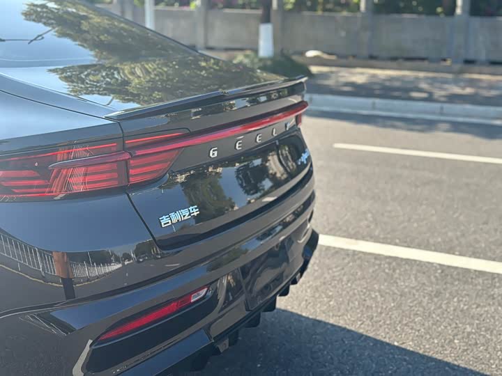 Фото 15 - Geely Preface