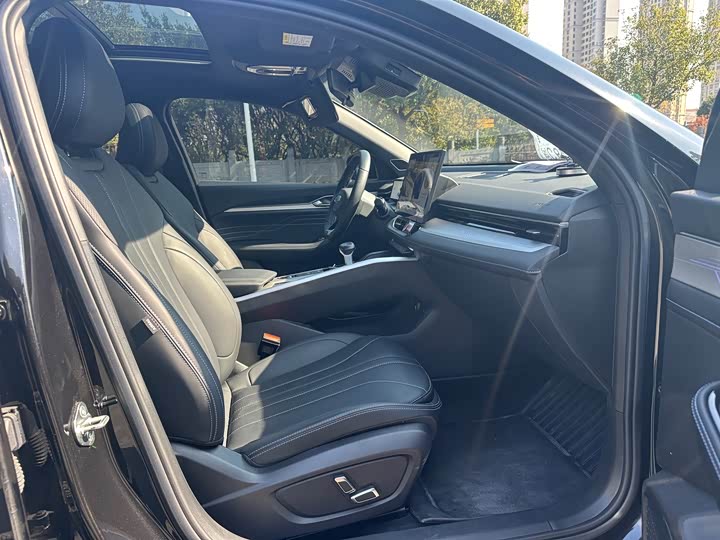 Фото 6 - Geely Preface