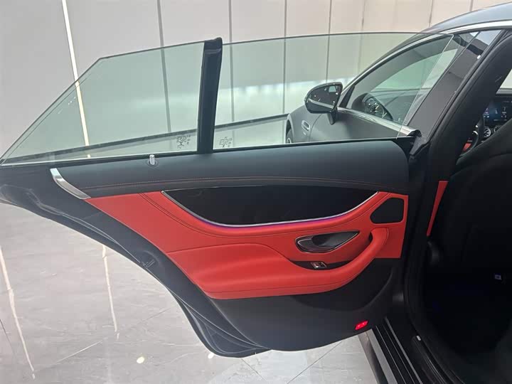 Фото 21 - Mercedes-Benz AMG GT