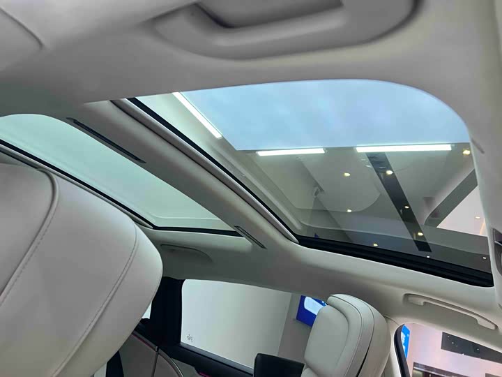 Фото 25 - Mercedes-Benz Maybach S-Class