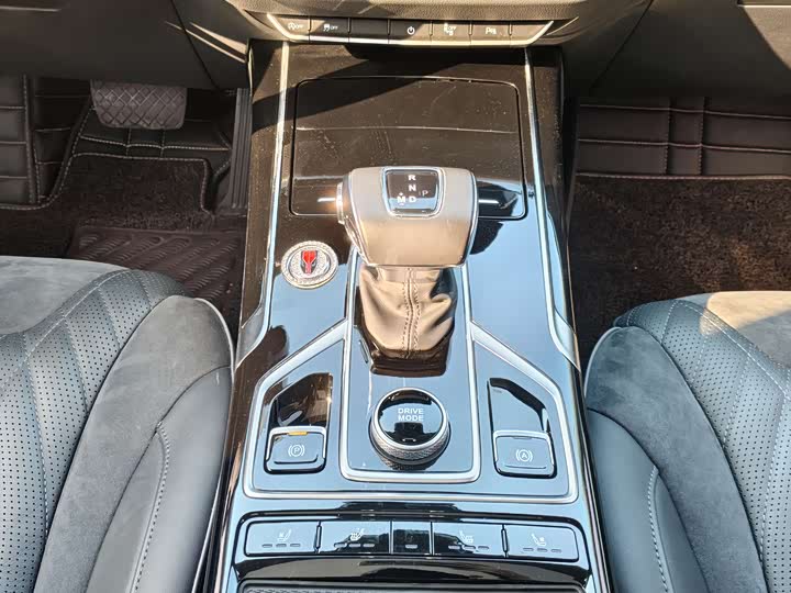 Фото 9 - Hongqi HS5