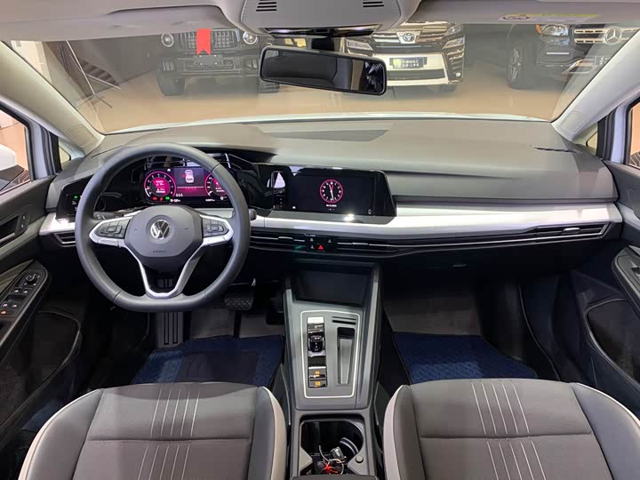 Фото 11 - Volkswagen Golf