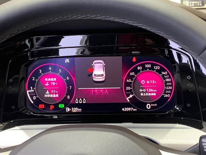 Фото 13 - Volkswagen Golf