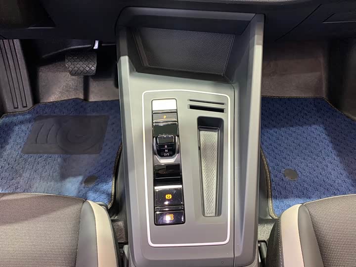 Фото 15 - Volkswagen Golf