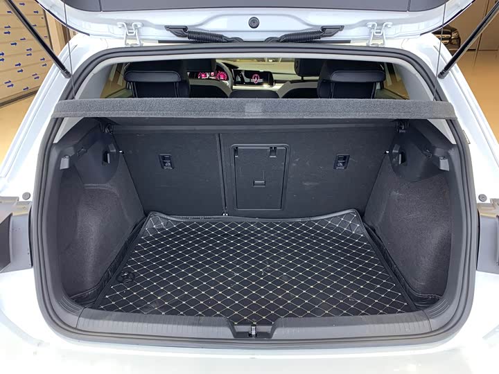 Фото 21 - Volkswagen Golf