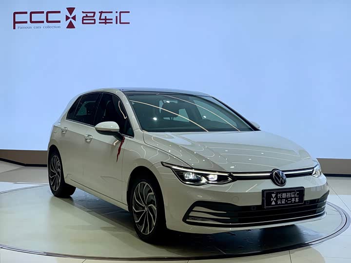 Фото 3 - Volkswagen Golf