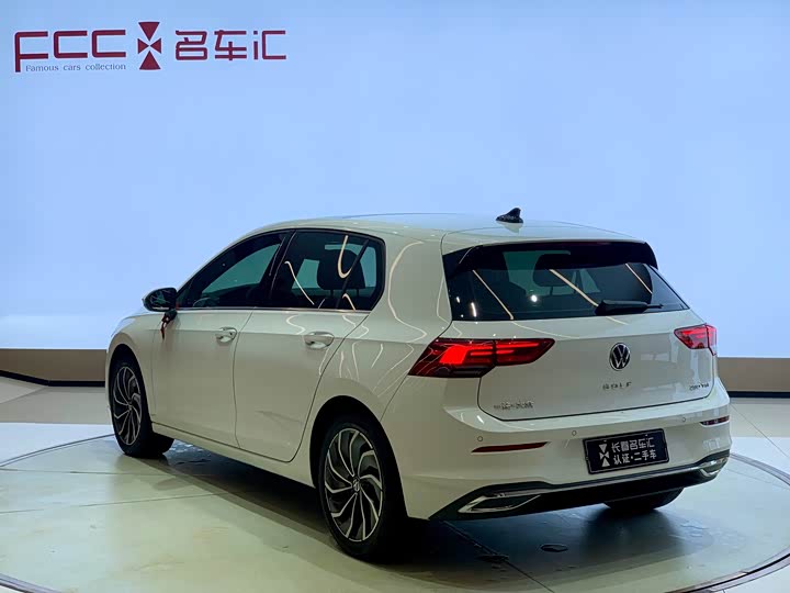 Фото 7 - Volkswagen Golf