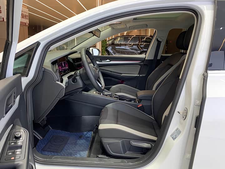 Фото 9 - Volkswagen Golf