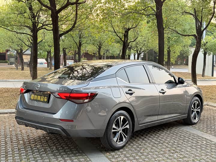 Фото 10 - Nissan Sylphy