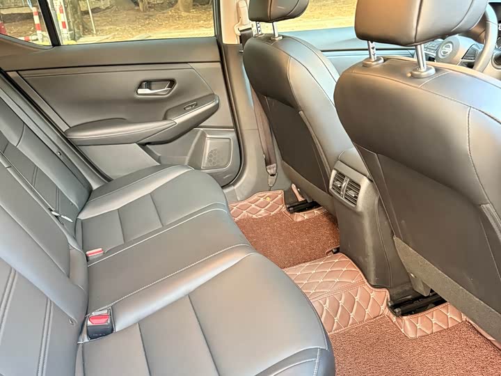 Фото 8 - Nissan Sylphy