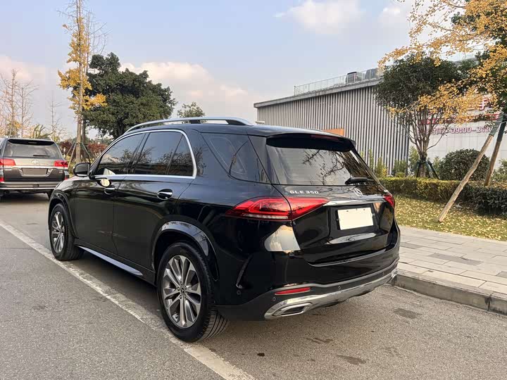 Фото 18 - Mercedes-Benz GLE-Class