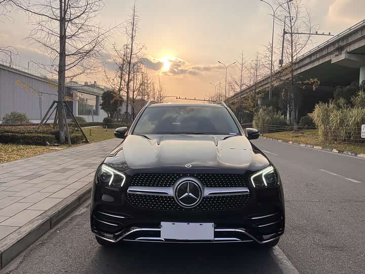 Фото 2 - Mercedes-Benz GLE-Class