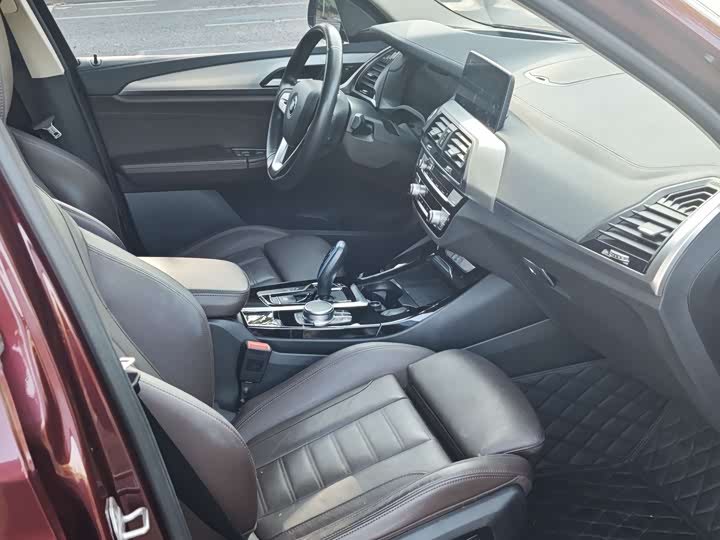 Фото 12 - BMW iX3