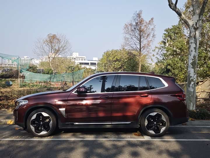 Фото 3 - BMW iX3