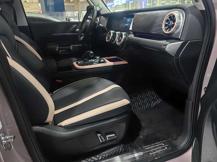 Фото 5 - Tank 300