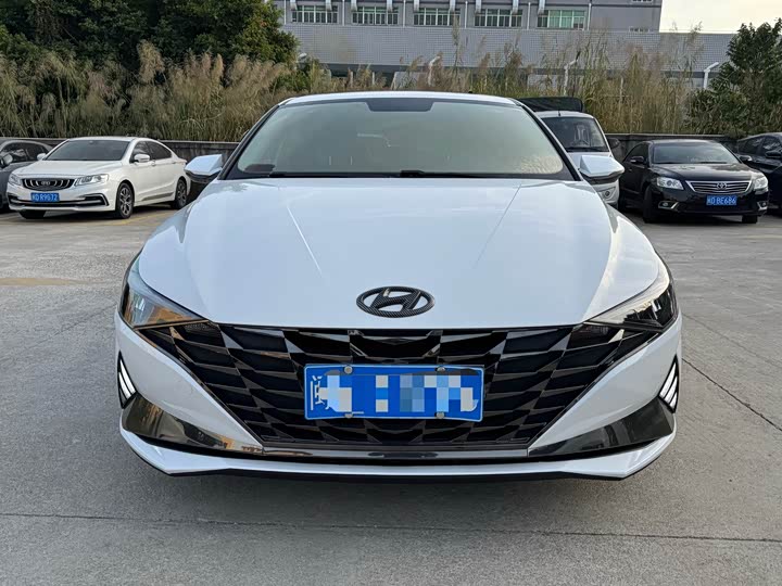 Фото 2 - Hyundai Elantra N line