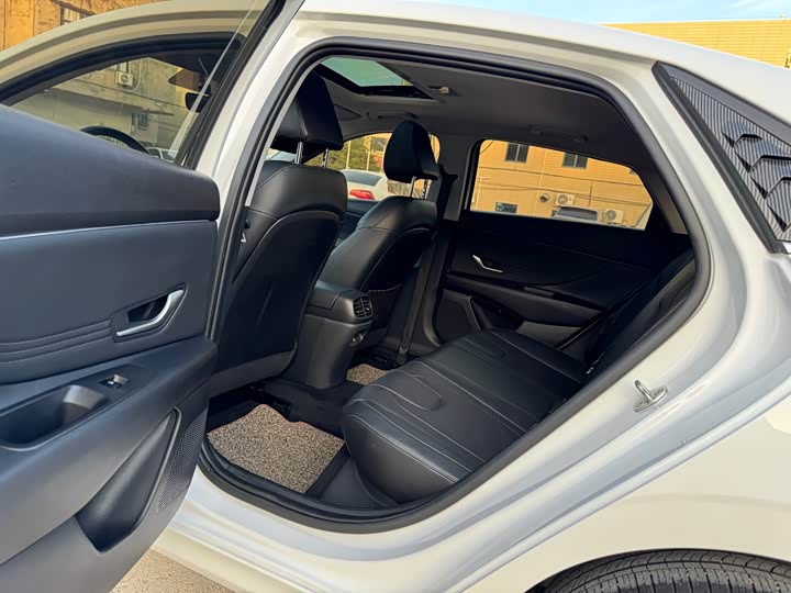 Фото 9 - Hyundai Elantra N line