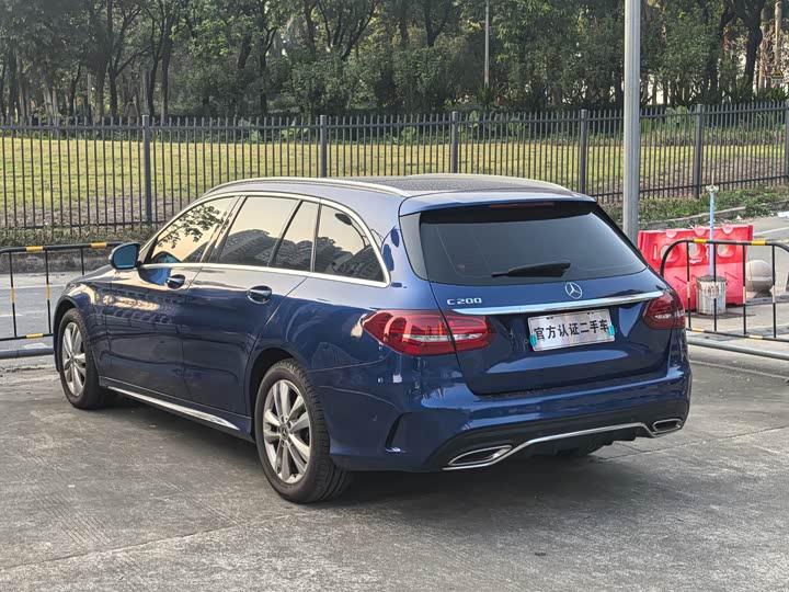 Фото 18 - Mercedes-Benz C-Class