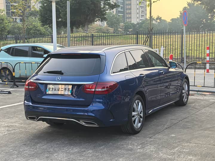 Фото 20 - Mercedes-Benz C-Class