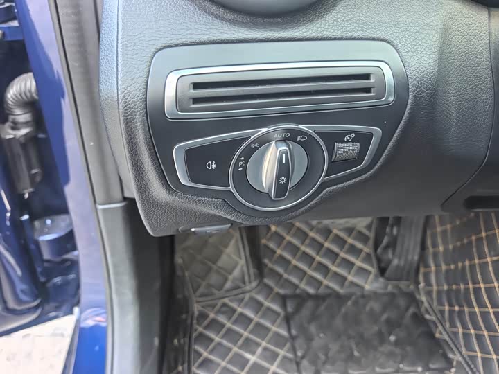 Фото 8 - Mercedes-Benz C-Class