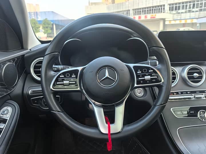 Фото 9 - Mercedes-Benz C-Class