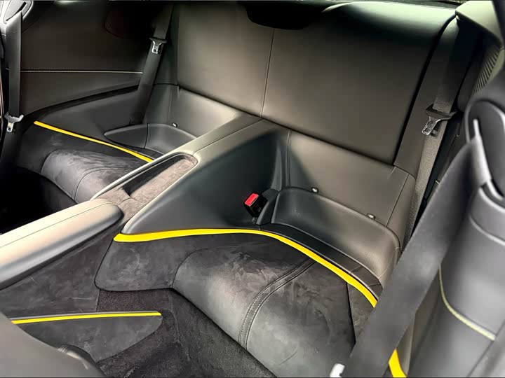 Фото 4 - Ferrari Roma