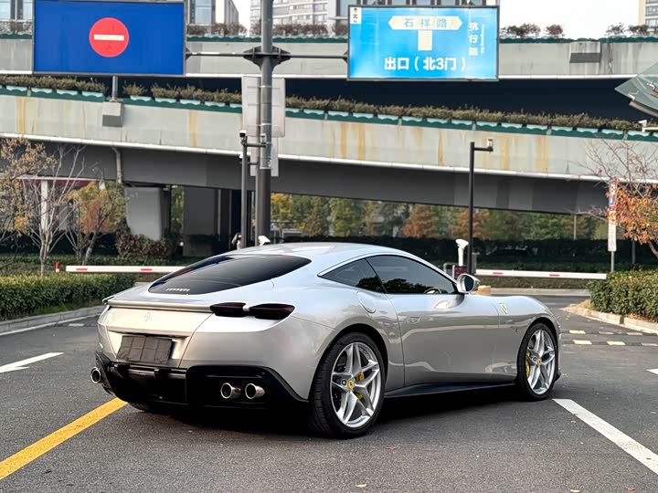 Фото 7 - Ferrari Roma