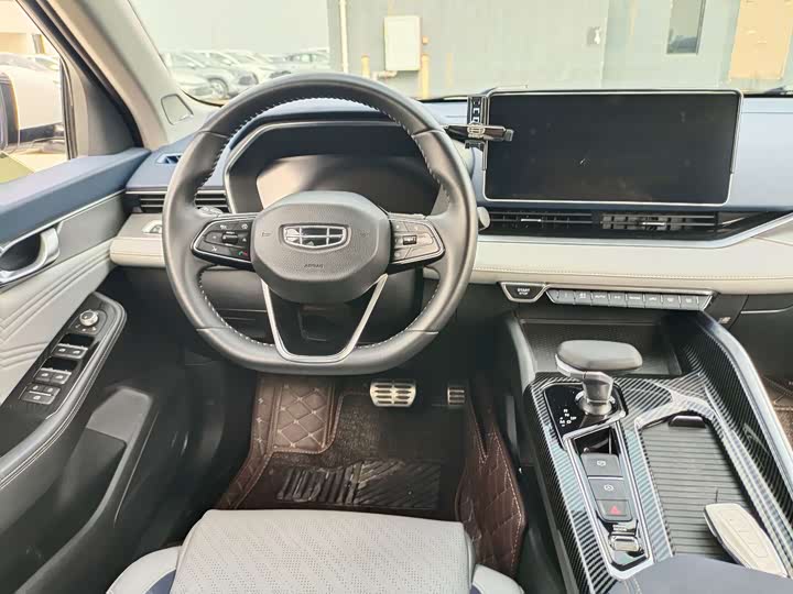 Фото 4 - Geely Preface