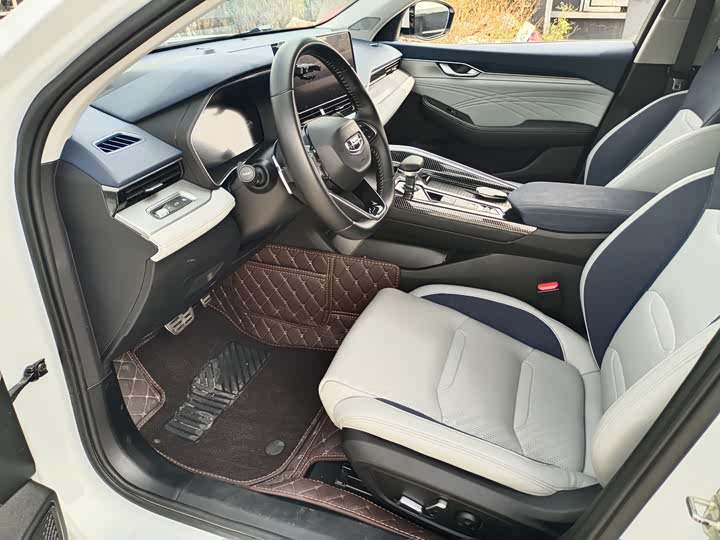 Фото 6 - Geely Preface