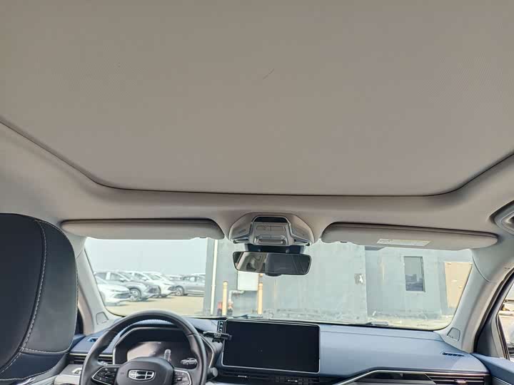 Фото 7 - Geely Preface