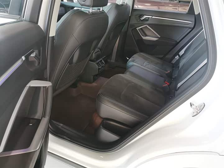 Фото 17 - Audi Q3