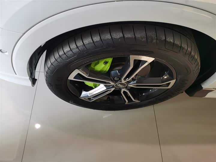 Фото 23 - Audi Q3