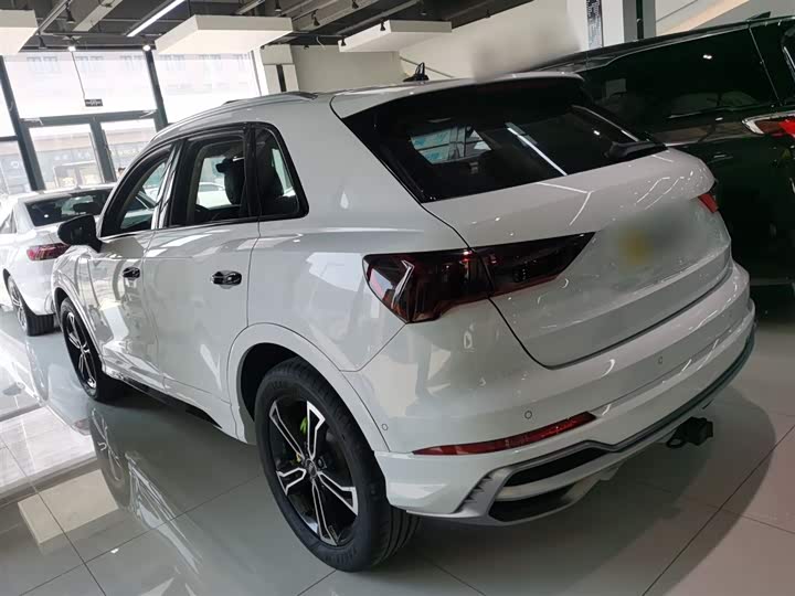 Фото 5 - Audi Q3