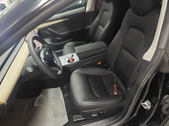 Фото 15 - Tesla Model 3