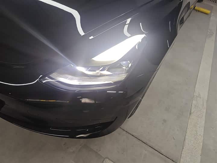 Фото 24 - Tesla Model 3