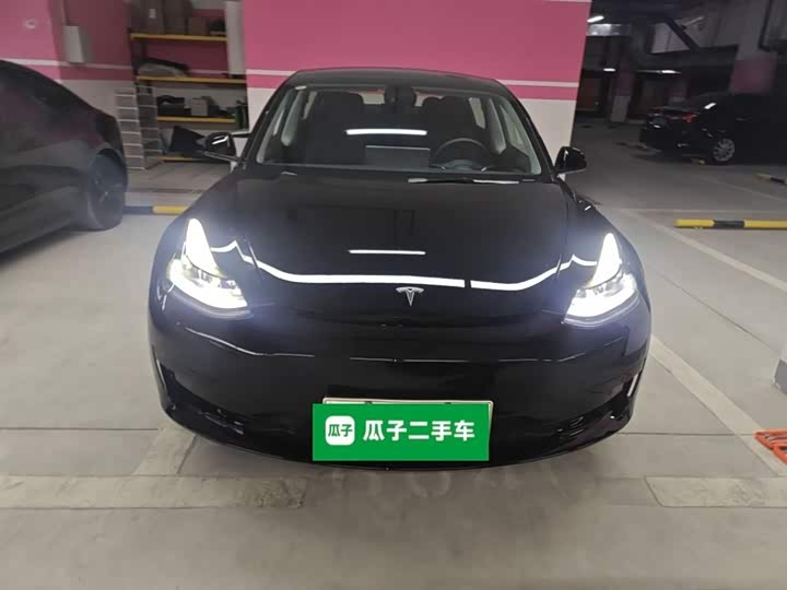 Фото 3 - Tesla Model 3