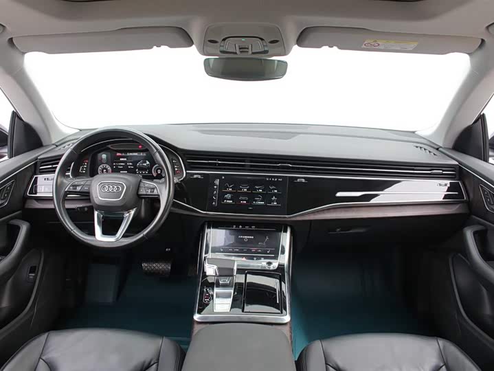 Фото 13 - Audi Q8